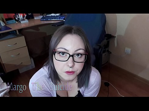 ❤️ Sexig tjej med glasögon suger Dildo djupt på kamera ❤️ Porno at porn sv.teenactivewear.ru ☑