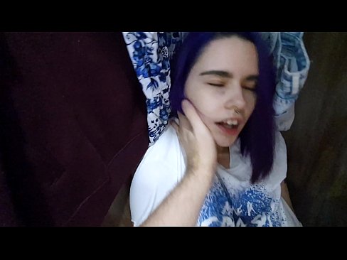 ❤️ Hittade min syster i garderoben och hjälpte henne att komma ❤️ Porno at porn sv.teenactivewear.ru ☑